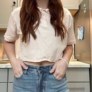 Cropped and collared American Eagle peach tee, size medium 🎀